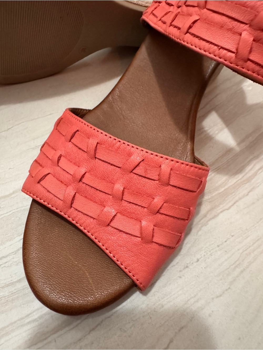Bueno Misty Wedge Sandles in Coral  Leather Sz 38 - Picture 5 of 13